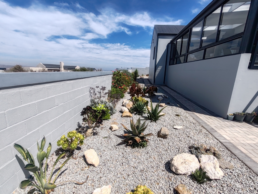 3 Bedroom Property for Sale in Hoogland Western Cape